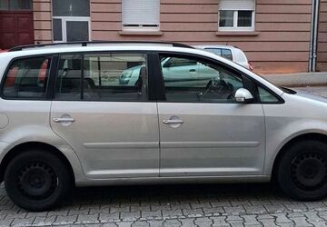 VW Touran 243.000 km 2.650 &euro; Pforzheim 75172