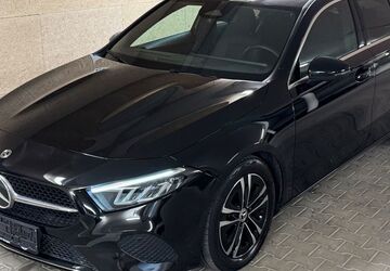 Mercedes-Benz A 180 32.040 km 23.900 &euro; Sindelfingen/Stuttgart 71065