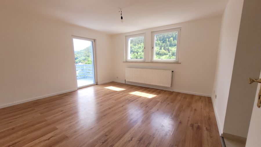 Frisch renovierte 2-Zi.-Altbau-Wohnung in schöner, zentrumsnaher Aussichtslage (Mietdauer: min 4 Jahre) - 2- Bad Wildbad | Angebot:27384242